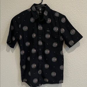 Vans boys medium bottom up short sleeve, black with yin yang design